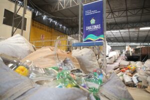 Imagem da notícia - Fundo de Promoção Social realiza entrega de picape para associação de catadores de materiais recicláveis