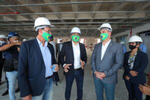 Imagem da notícia - Governador do Amazonas visita obras de ampliação do Centro de Convenções Vasco Vasques