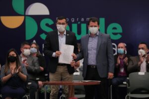 Imagem da notícia - Wilson Lima assina decreto para dar mais transparência às filas da saúde