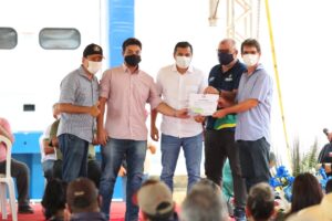 Imagem da notícia - Governador Wilson Lima reforça implantação do ‘Amazonas Mais Verde’ e entrega implementos agrícolas para produtores rurais de Matupi