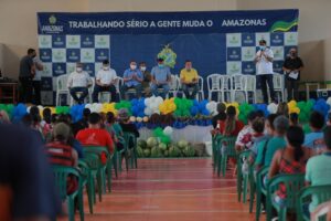 Imagem da notícia - Wilson Lima entrega fomento de mais de R$ 230 mil para o setor primário de Canutama
