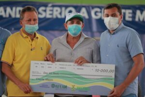 Imagem da notícia - Em visita a Pauini, governador Wilson Lima realiza investimentos no setor primário
