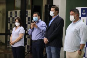 Imagem da notícia - Governo do Amazonas solicita à Fiocruz informações que comprovem que Manaus estaria vivendo uma segunda onda de Covid-19