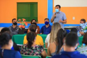 Imagem da notícia - Wilson Lima anuncia revitalização de cinco escolas estaduais em Nhamundá