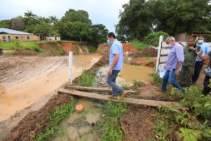Imagem da notícia - Wilson Lima anuncia obras de recuperação na orla do município de Japurá