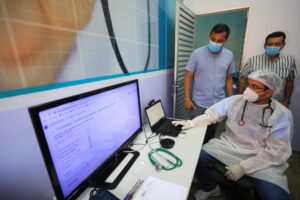 Imagem da notícia - Em Japurá, Wilson Lima visita hospital que iniciou atendimentos por telemedicina