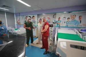 Imagem da notícia - Wilson Lima entrega mais 15 leitos no Delphina Aziz e hospital chega a 120 UTIs para Covid-19