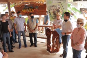 Imagem da notícia - Governador Wilson Lima, vice-presidente Mourão e comitiva visitam fazenda-modelo em Iranduba