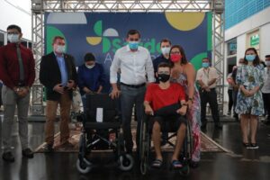 Imagem da notícia - Wilson Lima entrega mais de 400 equipamentos especiais a pacientes com deficiência