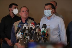 Imagem da notícia - Wilson Lima e ministro Onyx Lorenzoni entregam caminhões a agricultores, durante lançamento do Agro Amazonas