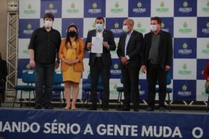 Imagem da notícia - Wilson Lima anuncia abono do Fundeb, de até R$ 12 mil, para 26,7 mil servidores estaduais da educação