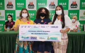 Imagem da notícia - Governo do Estado realiza entrega de cheque pagamento do programa Crédito Solidário