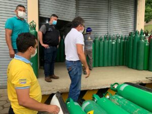 Imagem da notícia - Governo do Amazonas entrega cerca de mil cilindros de oxigênio para o interior