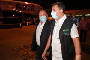Imagem da notícia - Wilson Lima acompanha chegada de lote de 132,5 mil doses da vacina da AstraZeneca