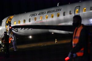 Imagem da notícia - Mais 14 pacientes com Covid-19 são transferidos para Natal