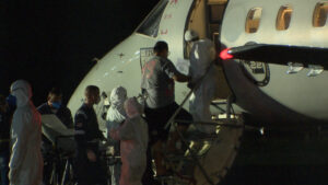 Imagem da notícia - Governo do Amazonas transfere 12 pacientes com Covid-19 para Natal