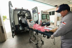 Imagem da notícia - Governo do Amazonas realiza transferência de 15 pacientes para Goiás