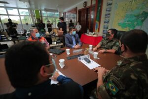 Imagem da notícia - Wilson Lima se reúne com comandante do CMA para alinhar plano de aceleração da vacinação conta Covid-19 no AM