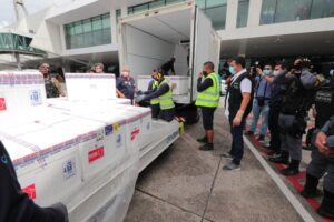 Imagem da notícia - Wilson Lima destaca que novo lote da vacina da CoronaVac vai imunizar todos os profissionais da saúde e idosos acima de 70 anos no estado