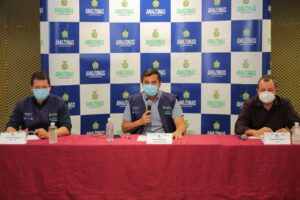 Imagem da notícia - Governo do Amazonas permite comércio em horário reduzido e mantém restrição de circulação de pessoas das 19h às 6h