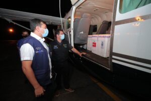 Imagem da notícia - Governador Wilson Lima acompanha chegada de mais 76 mil doses de vacinas contra a Covid-19