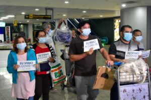 Imagem da notícia - Recuperados da Covid-19: mais oito pacientes retornam a Manaus na noite deste domingo (07/02)