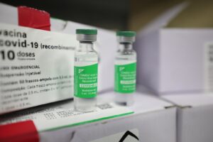 Imagem da notícia - Governo do Amazonas recebe duas mil doses da vacina AstraZeneca contra a Covid-19