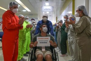 Imagem da notícia - Operação Gratidão: Primeiro paciente recuperado recebe alta do HPS Delphina Aziz