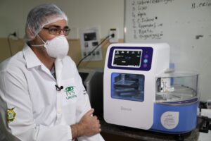 Imagem da notícia - Novo equipamento do Lacen/FVS amplia capacidade de processamento de testes de Covid-19