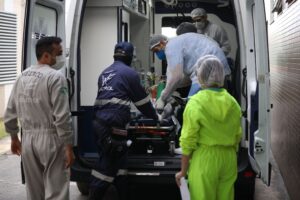 Imagem da notícia - Governo do Amazonas recebe mais três pacientes com Covid-19 vindos do Acre durante a ‘Operação Gratidão’