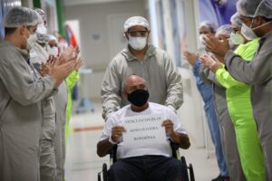 Imagem da notícia - “Operação Gratidão”: Mais quatro pacientes transferidos para tratamento da Covid-19 no Amazonas recebem alta