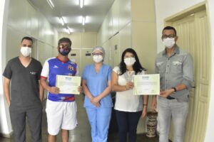 Imagem da notícia - Primeiros oito pacientes atendidos pelo programa “RespirAR” têm alta da fisioterapia pós-Covid-19