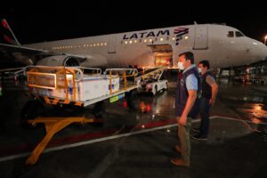 Imagem da notícia - Wilson Lima recebe mais 62,8 mil doses de vacina contra a Covid-19