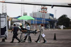 Imagem da notícia - Esperança: Manaus recebe cinco pacientes com Covid-19 de Coari