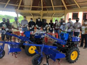 Imagem da notícia - Governo do Amazonas entrega maquinários agrícolas para produtores rurais de Manacapuru