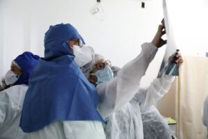 Imagem da notícia - Abono dos servidores da Saúde será pago pelo Governo do Estado em parcela única em abril