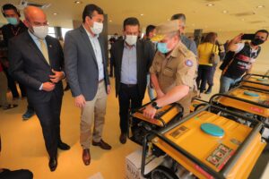 Imagem da notícia - Corpo de Bombeiros do Amazonas recebe geradores de energia para reforçar combate ao desmatamento