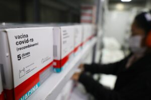 Imagem da notícia - Governo do Amazonas recebe mais 88.250 doses de vacinas contra a Covid-19