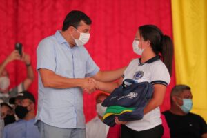 Imagem da notícia - Governador Wilson Lima faz entrega de itens para rede estadual de ensino e equipamentos para entidade em Nova Olinda do Norte
