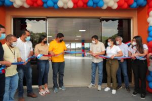 Imagem da notícia - Em Parintins, Wilson Lima anuncia ampliação do terminal de passageiros do aeroporto Júlio Belém