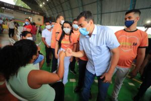 Imagem da notícia - Wilson Lima antecipa vacinação contra Covid-19 para pessoas a partir de 20 anos ou mais em Rio Preto da Eva