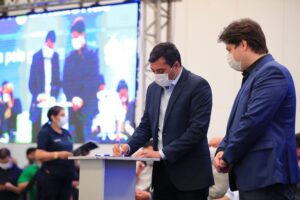 Imagem da notícia - Wilson Lima anuncia projeto de lei para 14º e 15º salários a servidores da rede estadual de ensino