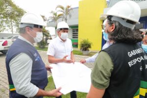 Imagem da notícia - Wilson Lima inspeciona obra de reforma do Caic Dra. Maria Helena Freitas de Góes