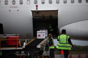 Imagem da notícia - Governo do Amazonas recebe mais 70,3 mil doses de vacinas contra Covid-19