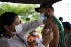 Imagem da notícia - Amazonas já aplicou 2.541.958 doses de vacina contra Covid-19 até esta terça-feira (27/07)