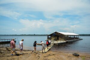 Imagem da notícia - Amazonastur orienta visitantes e prestadores de serviços sobre novas regras para turismo de base comunitária