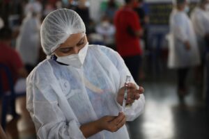 Imagem da notícia - Amazonas já aplicou 2.924.876 doses de vacina contra Covid-19 até esta quarta-feira (18/08)