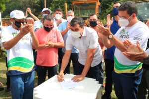 Imagem da notícia - Governador Wilson Lima assina ordem de serviço para obras do ‘SOS Vicinais’ na capital e interior