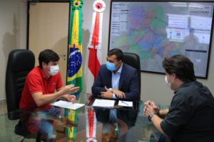 Imagem da notícia - Wilson Lima assina cessão de imóvel para Prefeitura de Urucará ampliar a oferta de vagas em creche