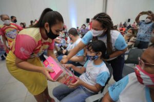 Imagem da notícia - Governo do Amazonas inicia entrega de brinquedos da campanha ‘Doe um Brinquedo e Ganhe Sorrisos’